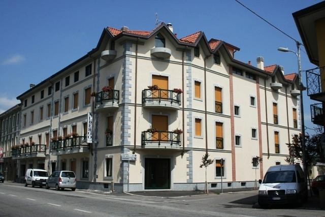 Locanda Sant'Ambrogio Cislago Exteriör bild